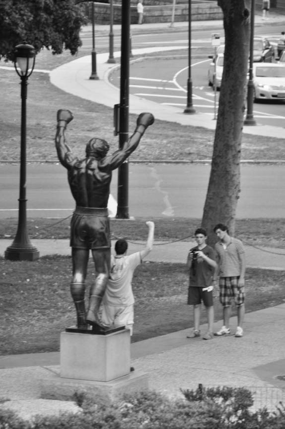 A estátua do Rocky (Sylvester Stallone), no Museu de Belas Artes de Philadelphia, na Pennsylvania, nos Estados Unidos